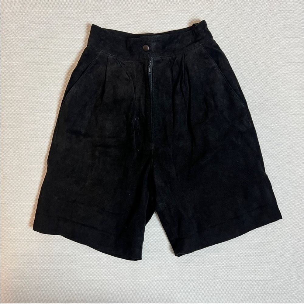 W Leather by WILSONS  Women's Black Suede Bermuda Side Deep Pockets Shorts Sz 6